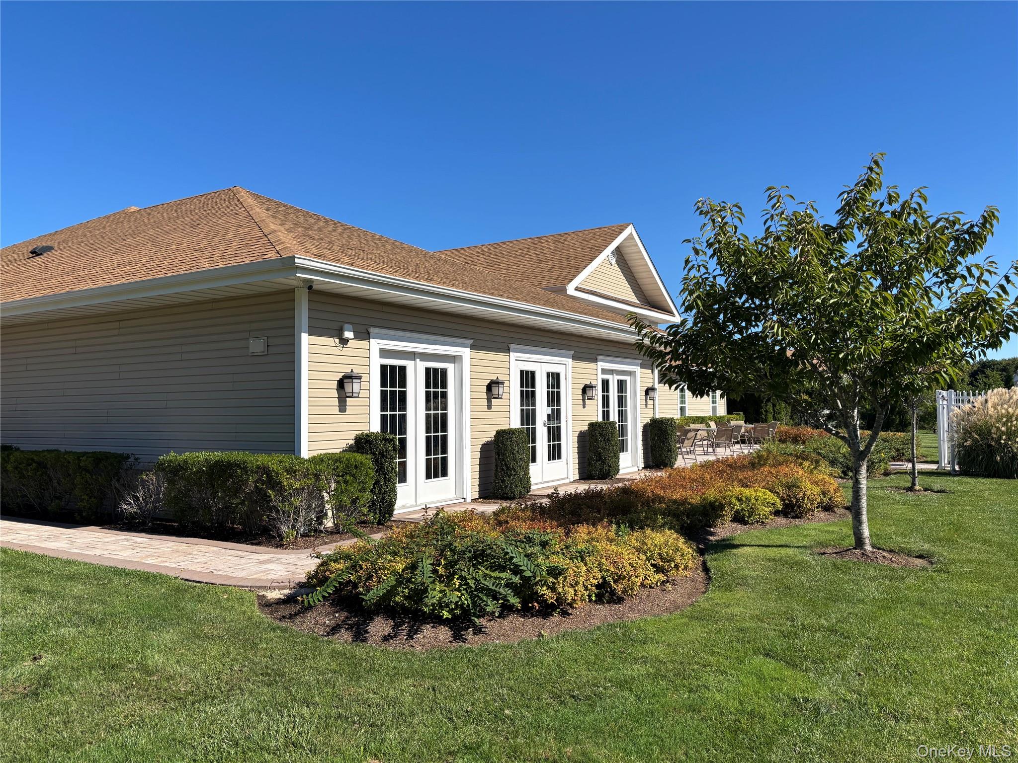 41 Greentree Court, Shirley, NY 11967