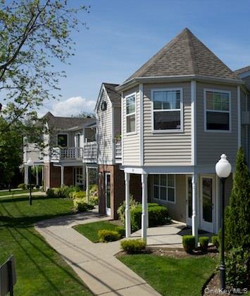 55 Fifth Avenue # 13, Bay Shore, NY 11706