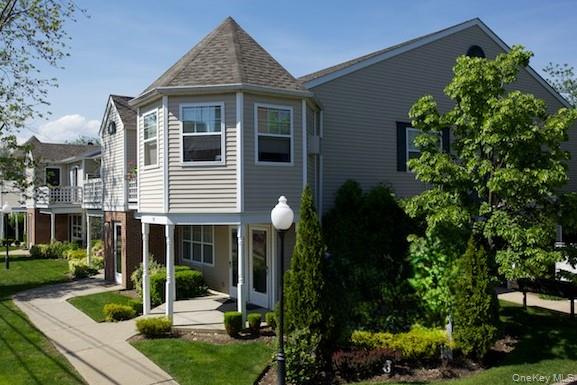 55 Fifth Avenue # 11, Bay Shore, NY 11706