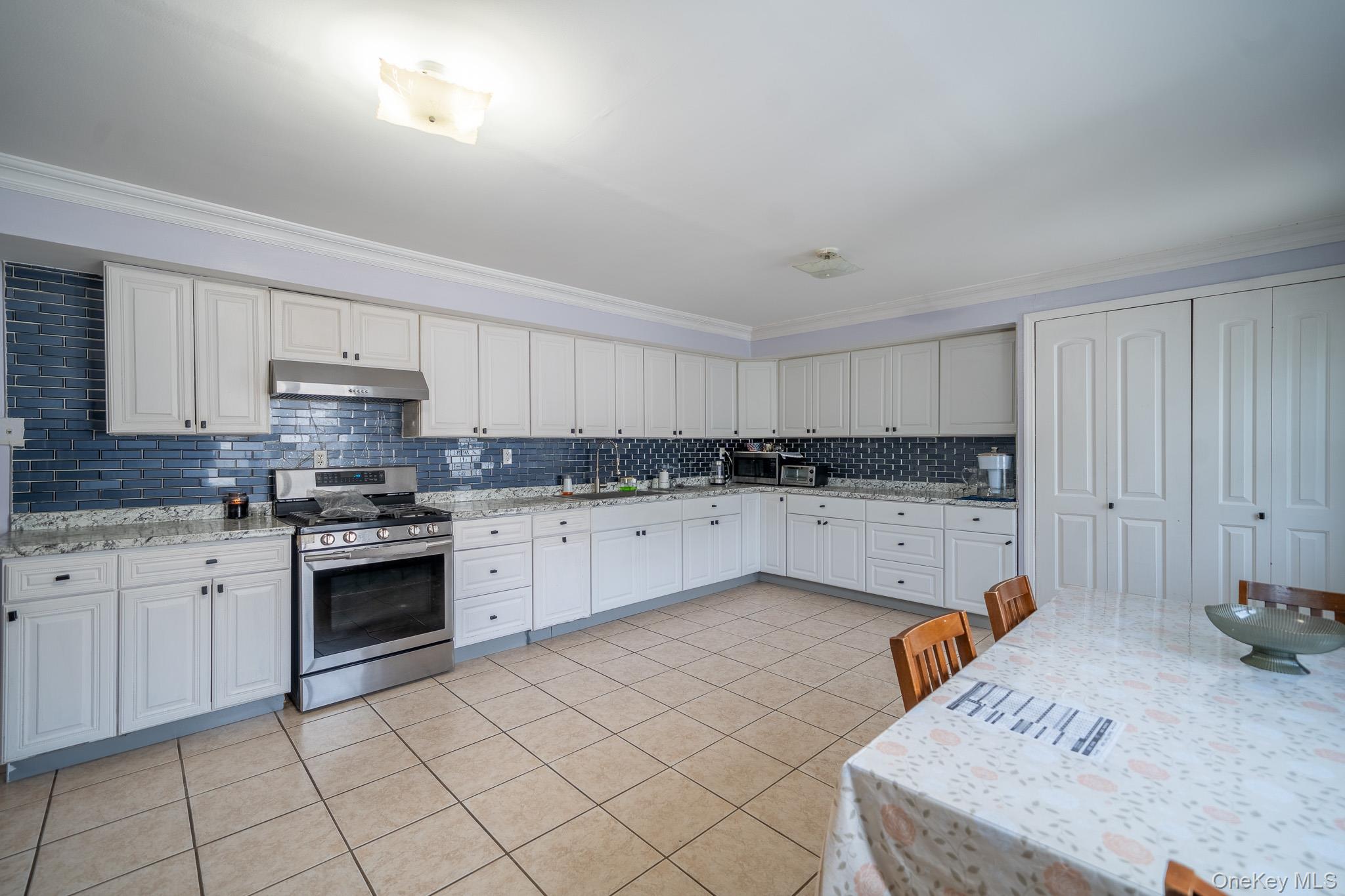 580 Valley Avenue, Yonkers, NY 10703