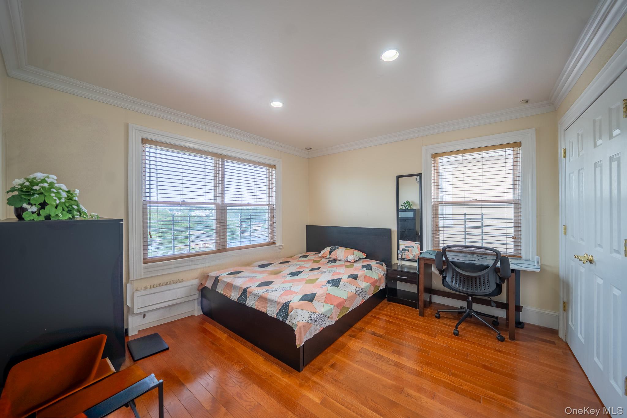 580 Valley Avenue, Yonkers, NY 10703