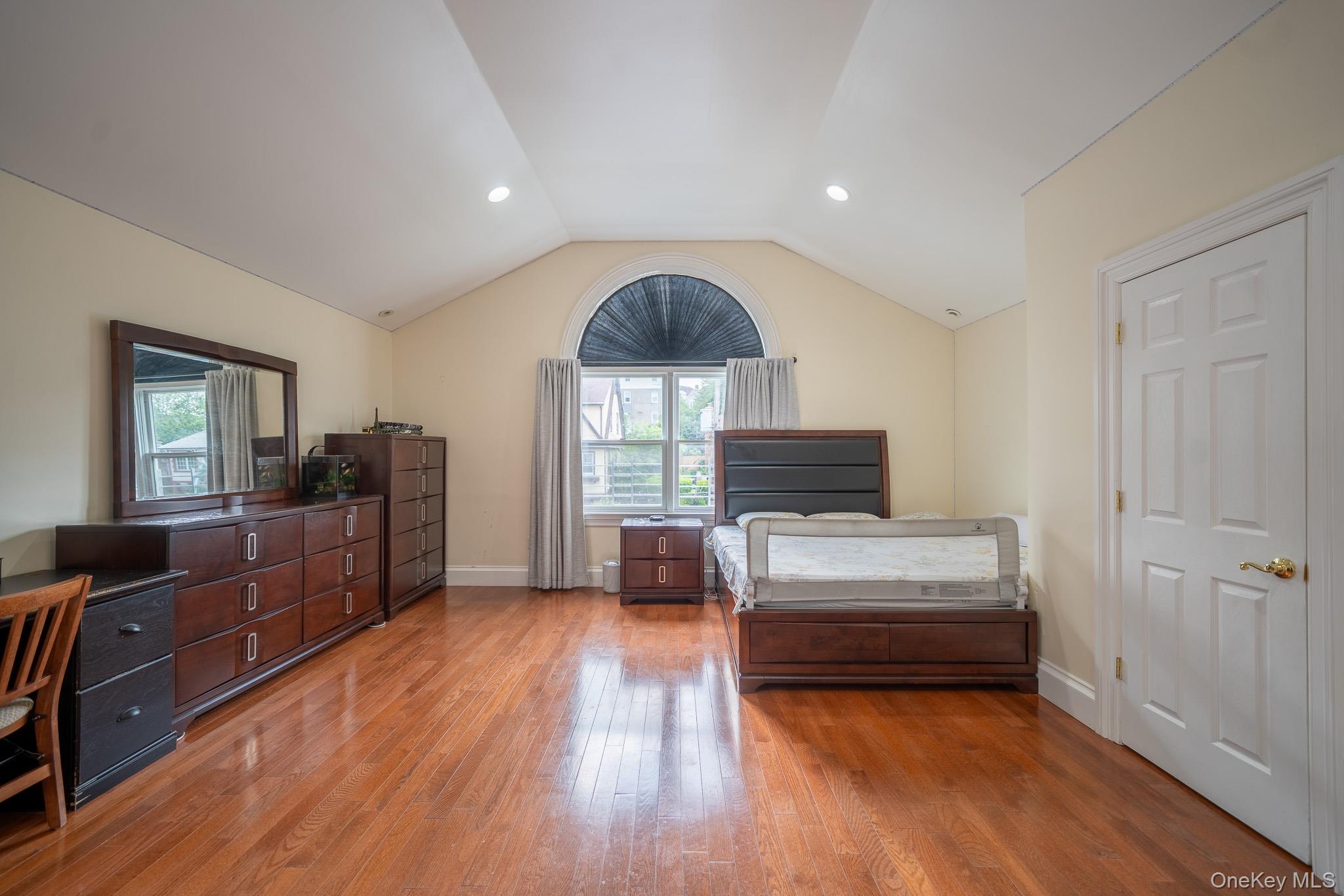 580 Valley Avenue, Yonkers, NY 10703