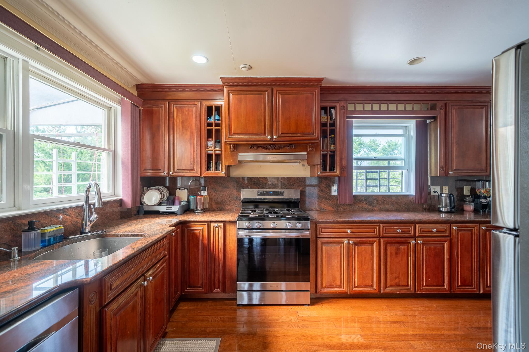 580 Valley Avenue, Yonkers, NY 10703