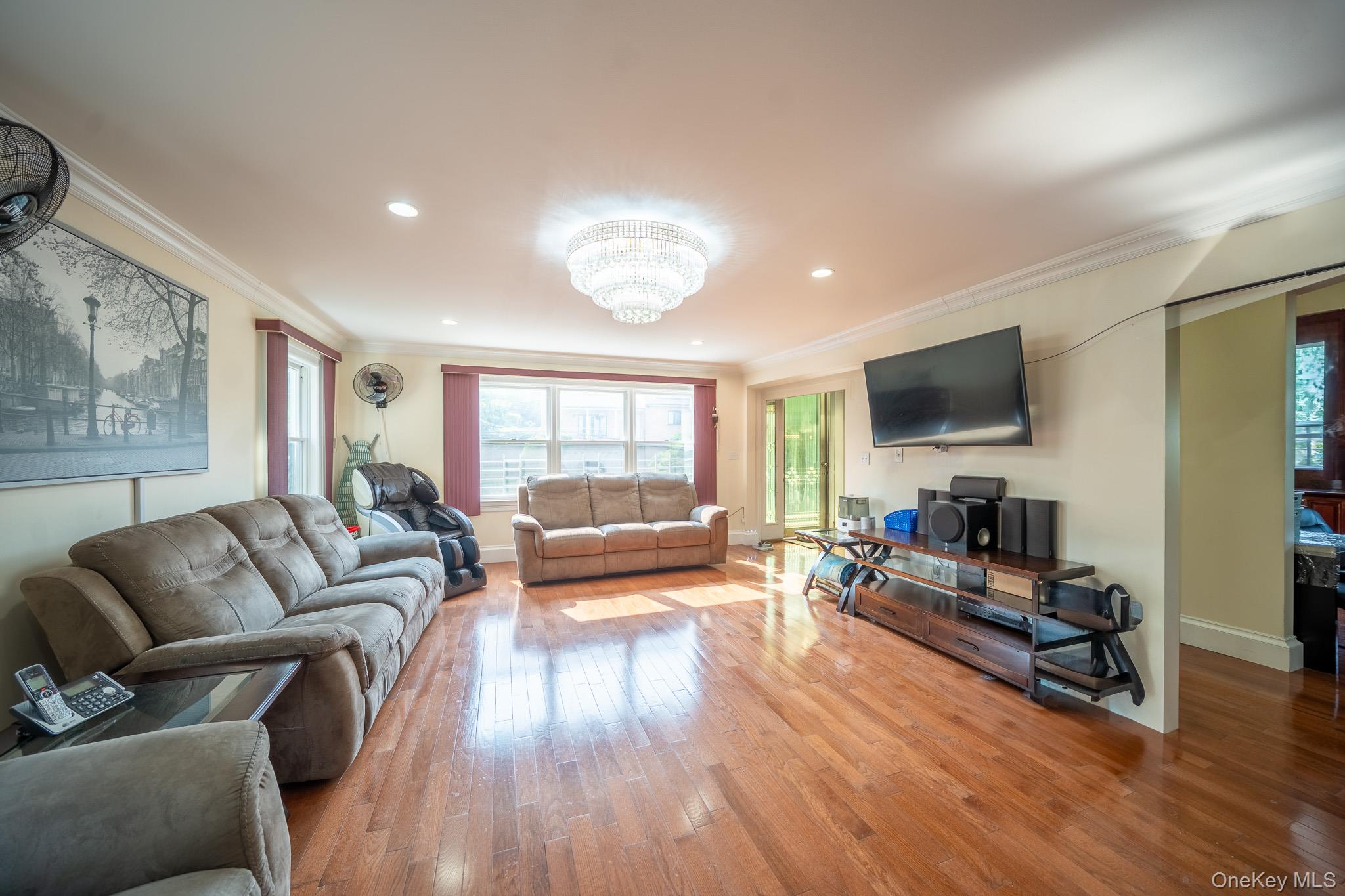 580 Valley Avenue, Yonkers, NY 10703