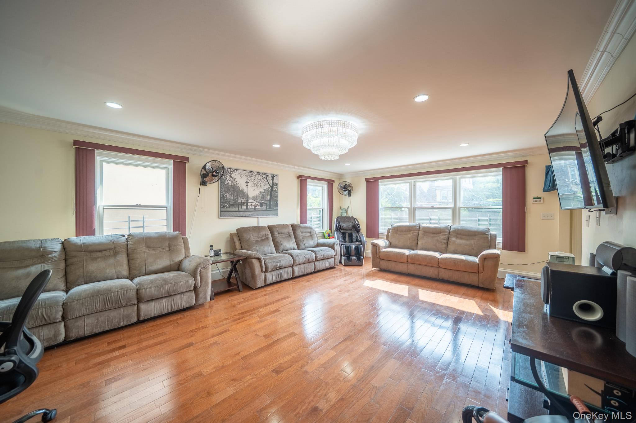 580 Valley Avenue, Yonkers, NY 10703