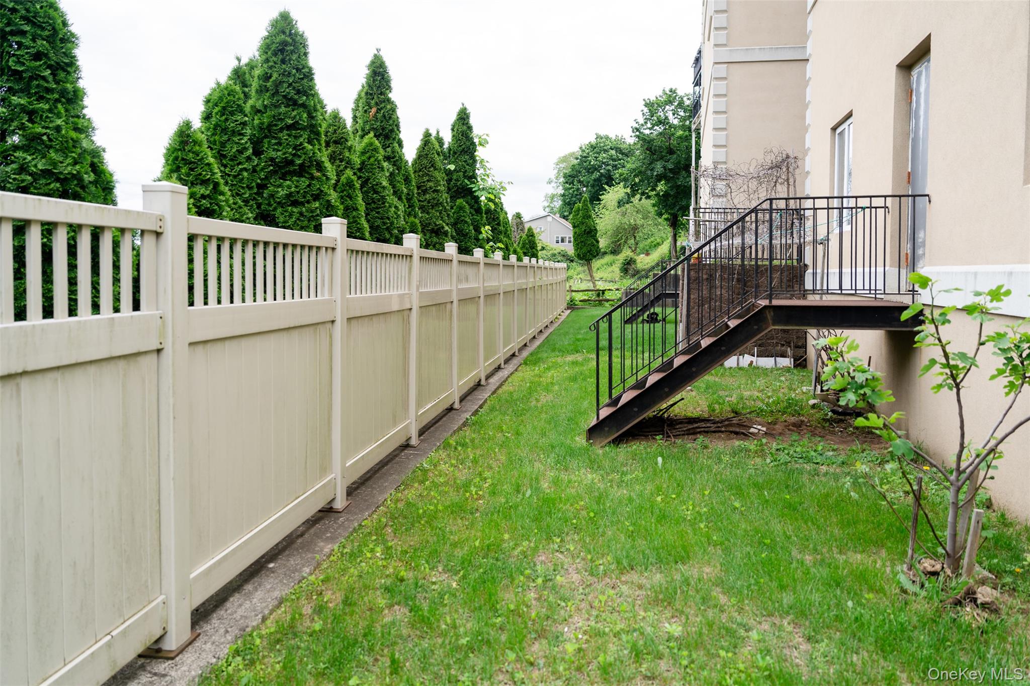 580 Valley Avenue, Yonkers, NY 10703