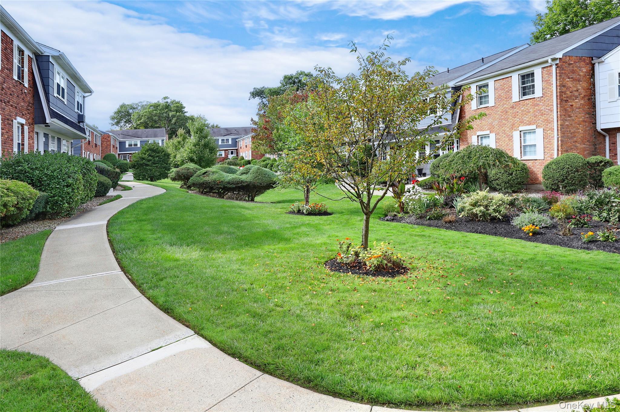 19 Doxbury Lane, Suffern, NY 10901