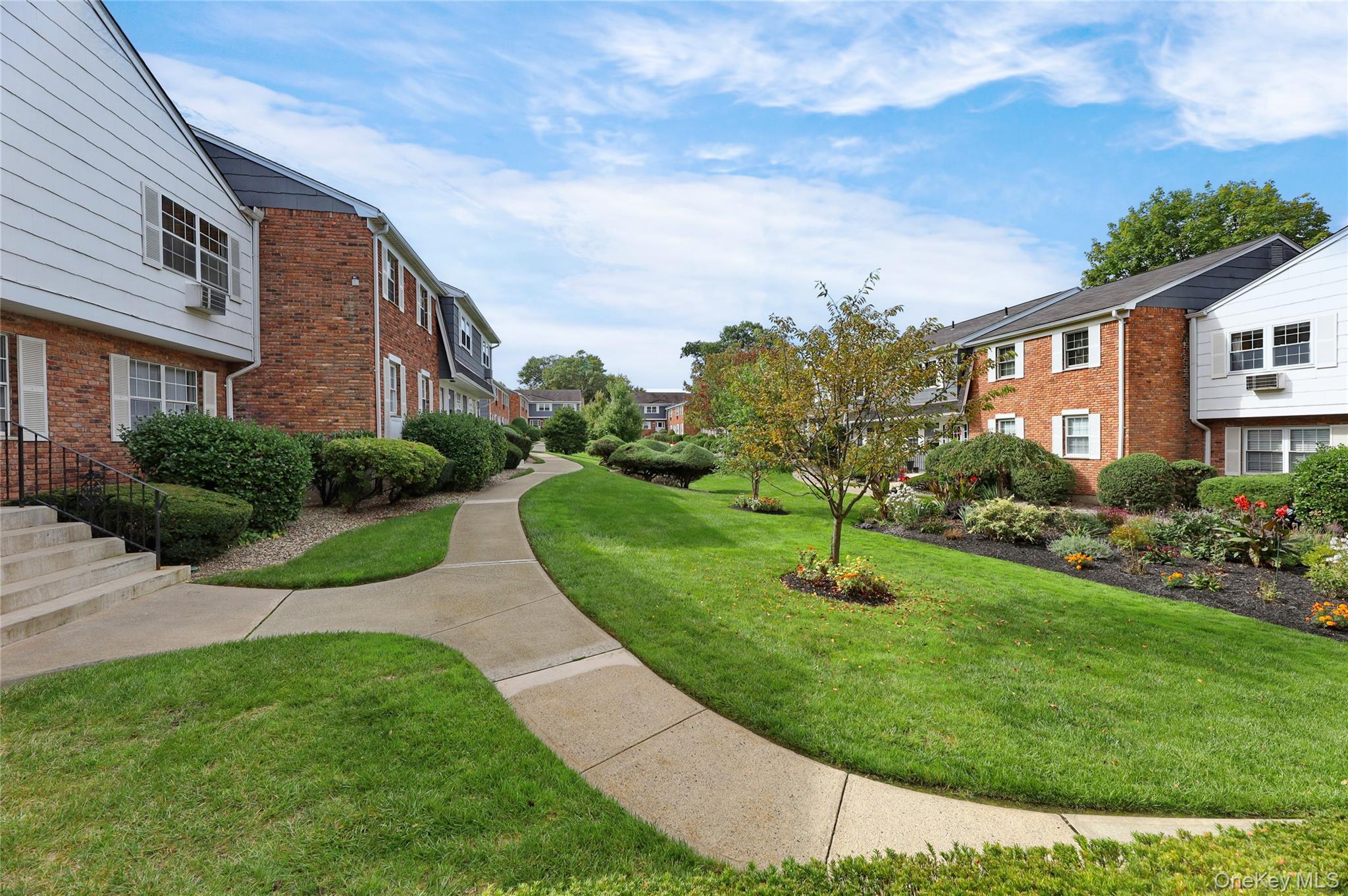 19 Doxbury Lane, Suffern, NY 10901