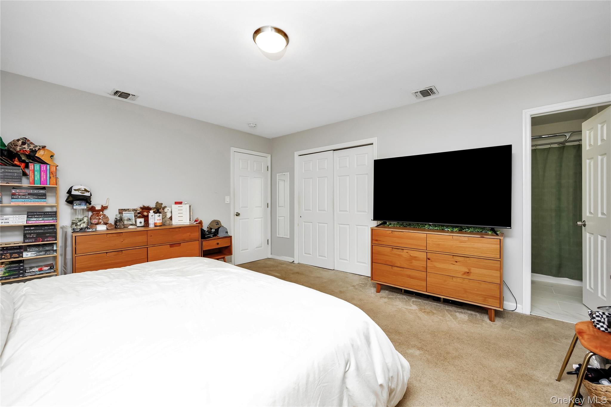 11 Cobblestone Drive, Ridge, NY 11961