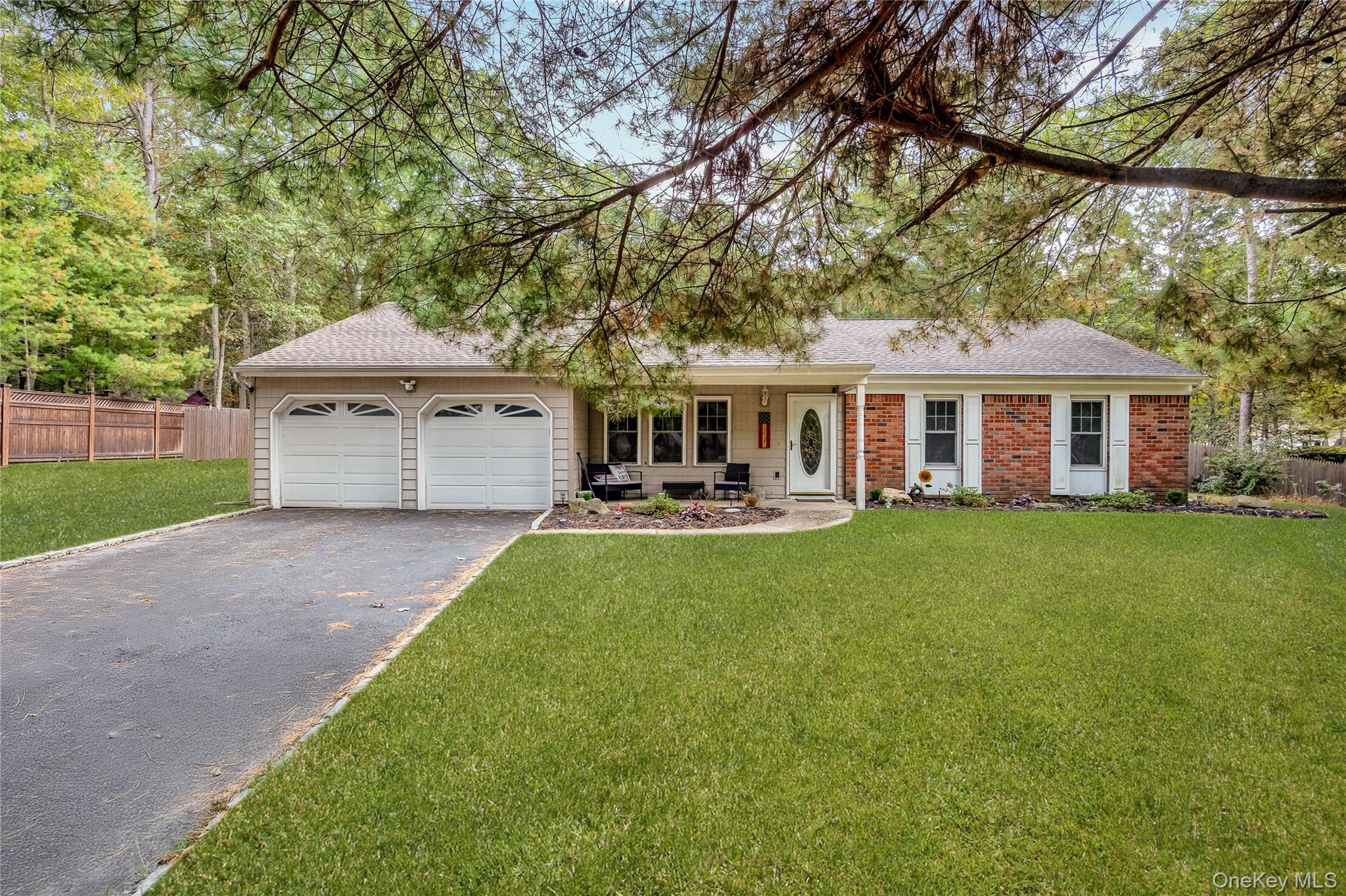 11 Cobblestone Drive, Ridge, NY 11961