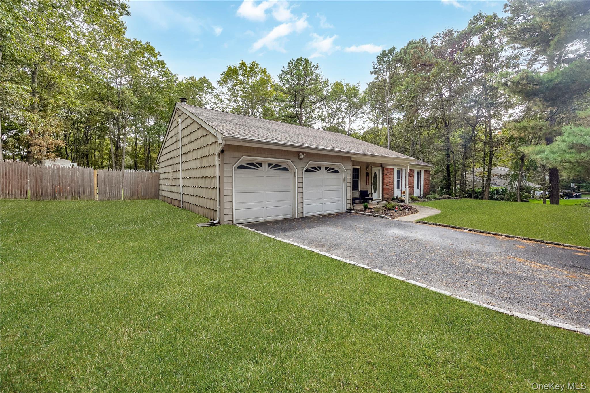 11 Cobblestone Drive, Ridge, NY 11961