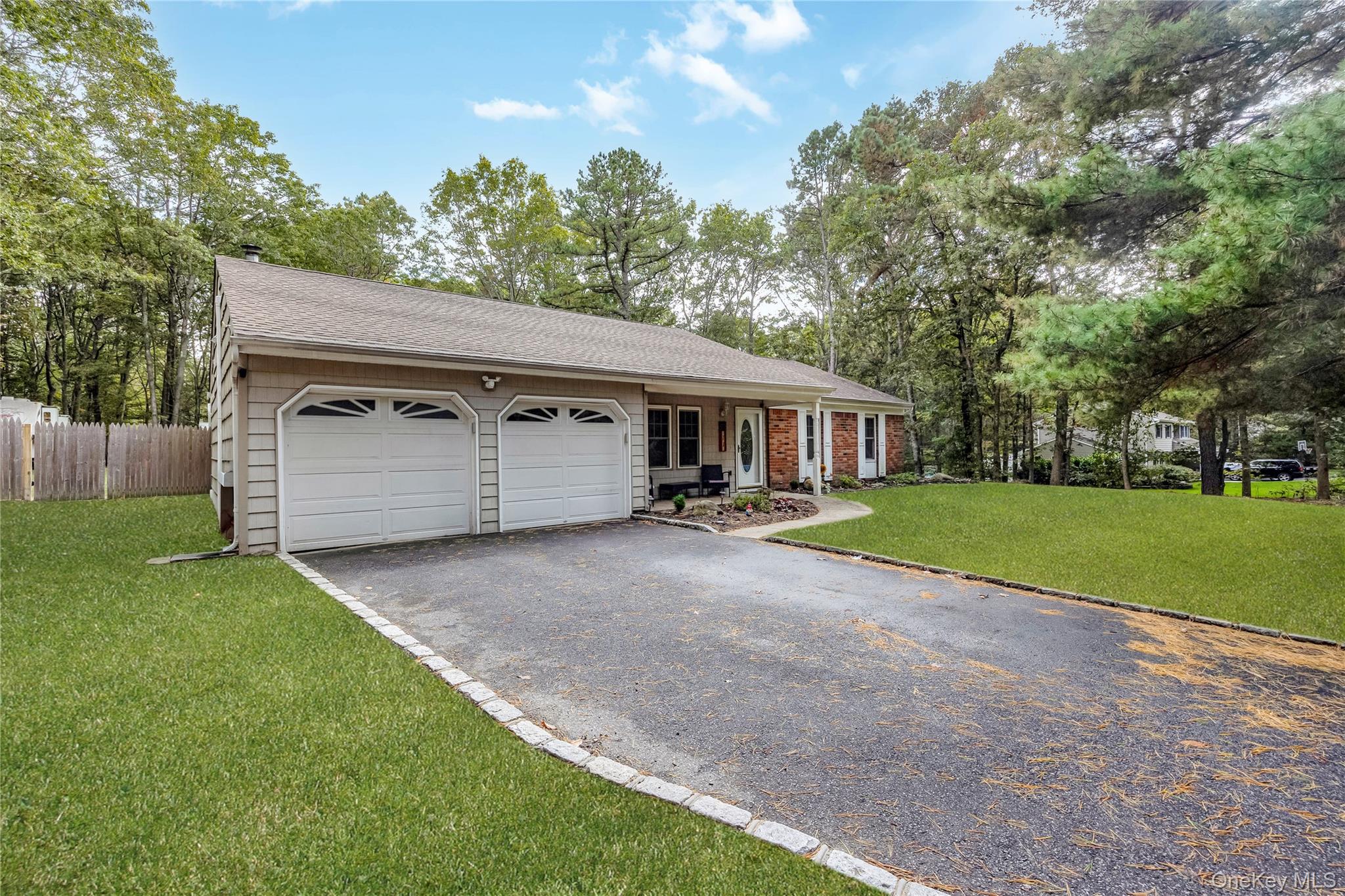 11 Cobblestone Drive, Ridge, NY 11961