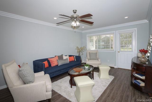 660 Veterans Highway # 4-2E, Hauppauge, NY 11788