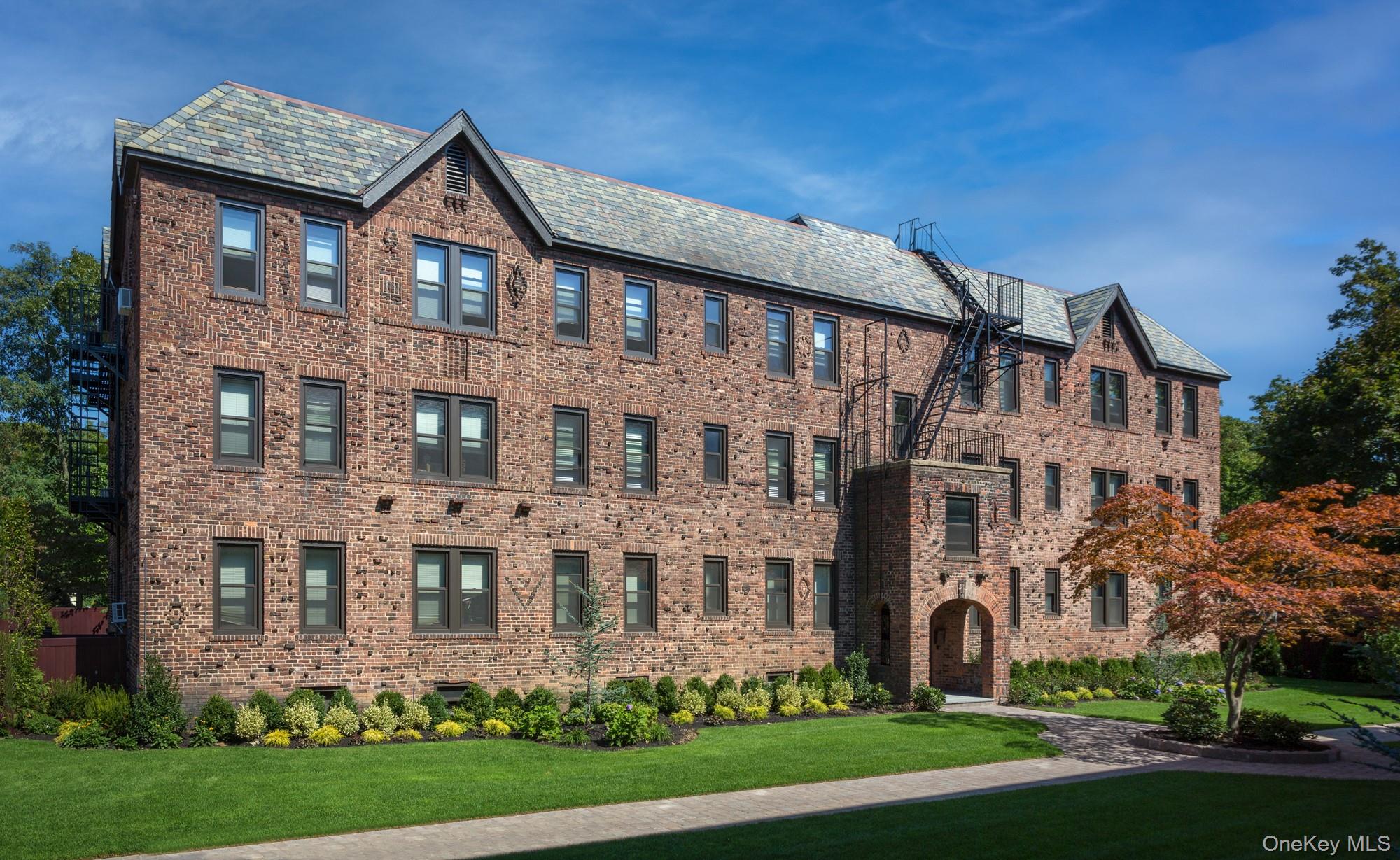 205 Steven Place # B2, Woodmere, NY 11598