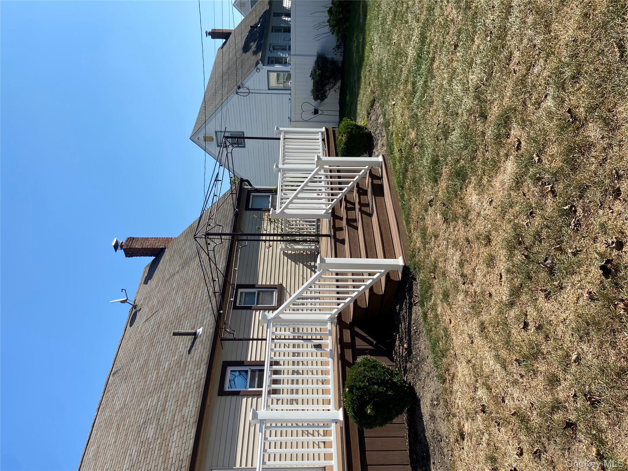 18 Hitchcock Lane, Farmingdale, NY 11735