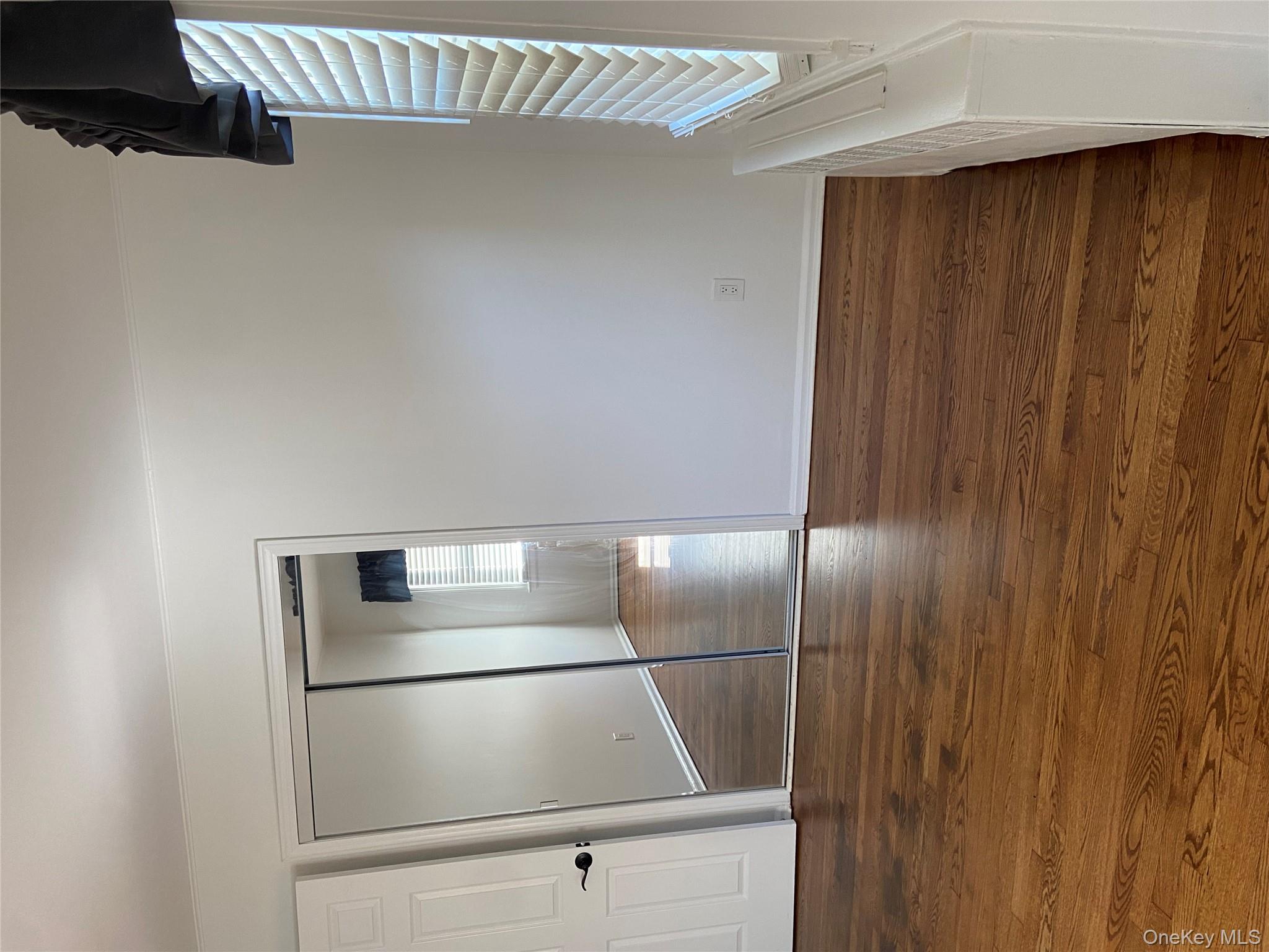 18 Hitchcock Lane, Farmingdale, NY 11735