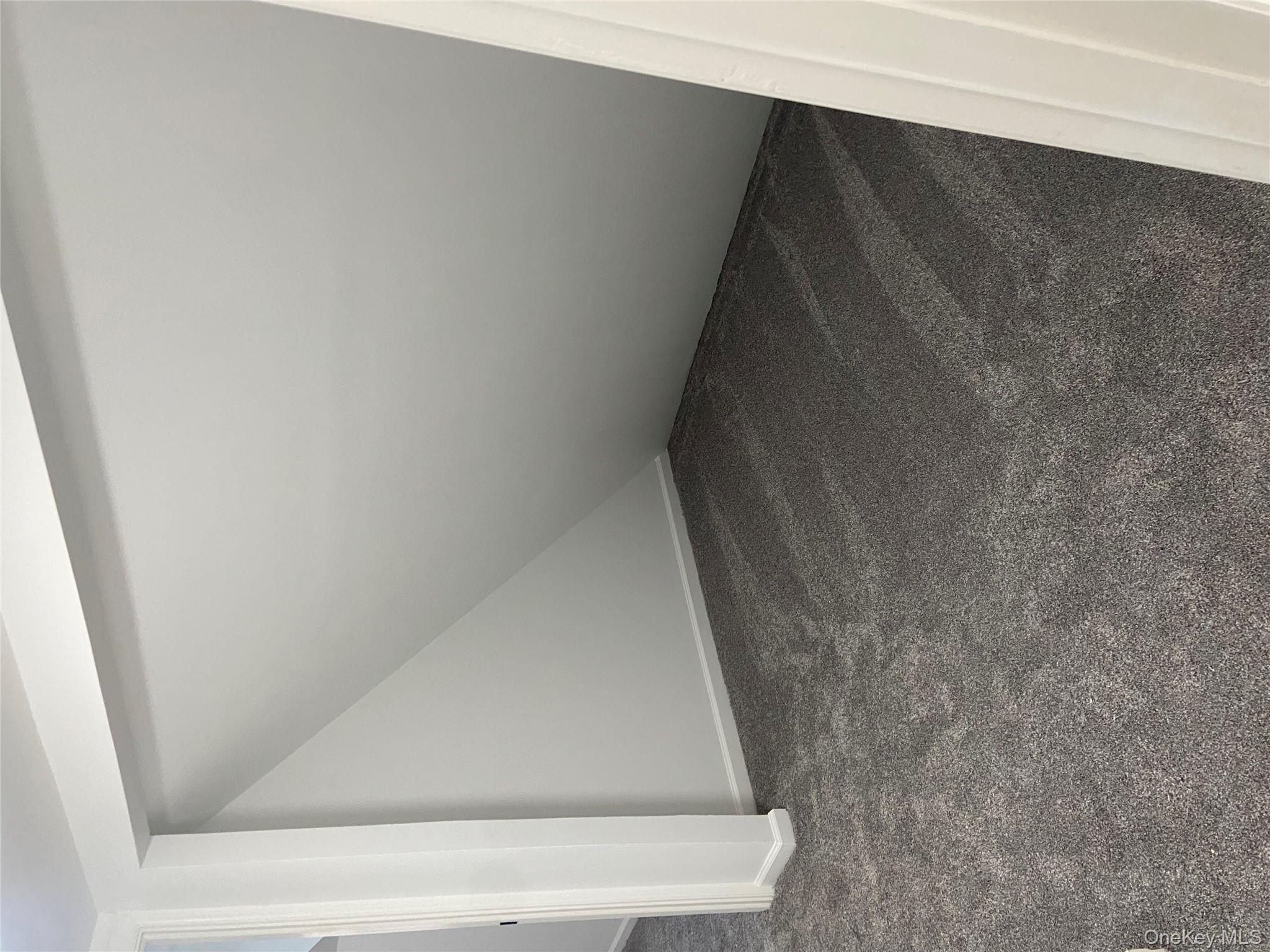 18 Hitchcock Lane, Farmingdale, NY 11735