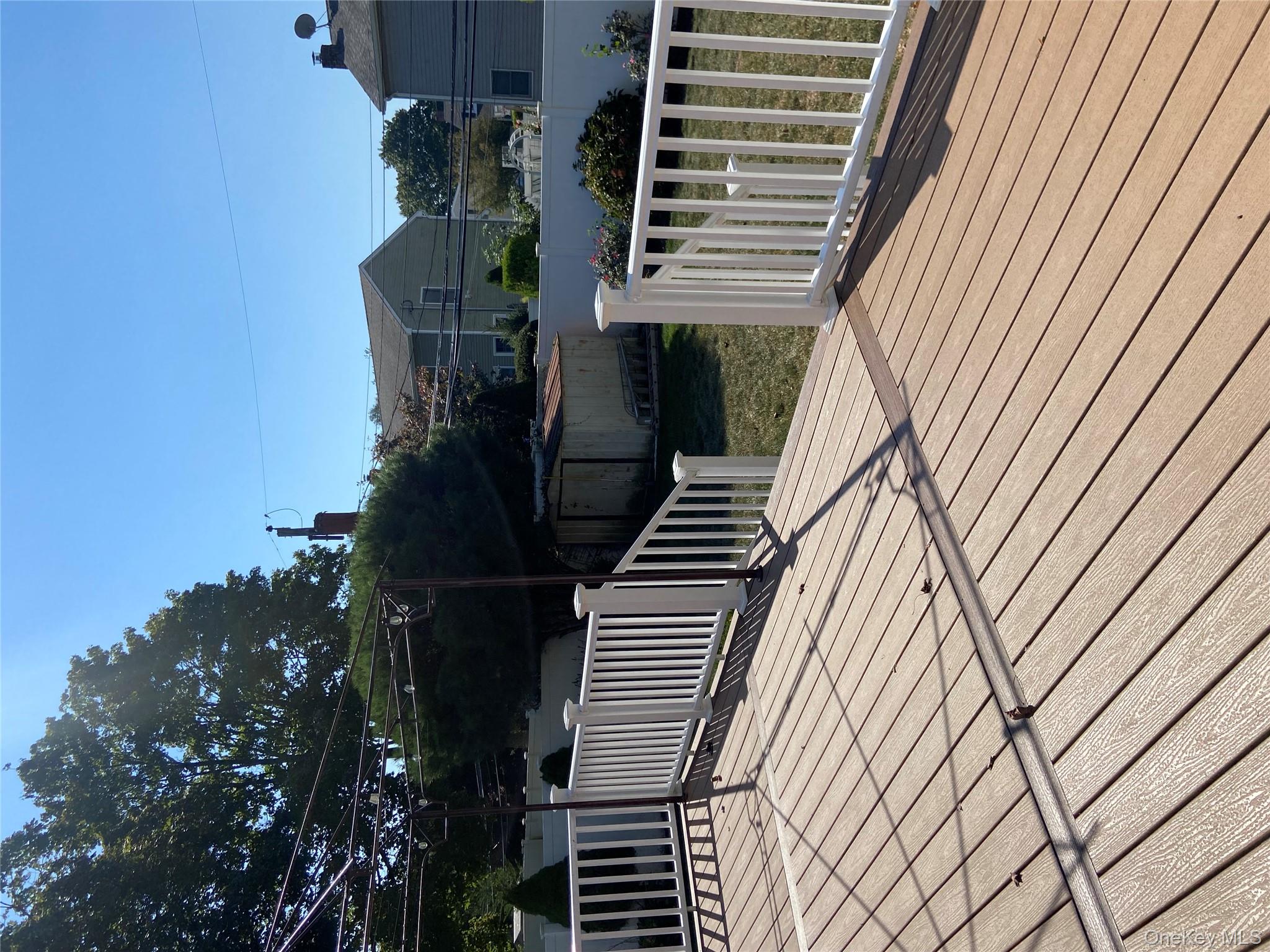 18 Hitchcock Lane, Farmingdale, NY 11735