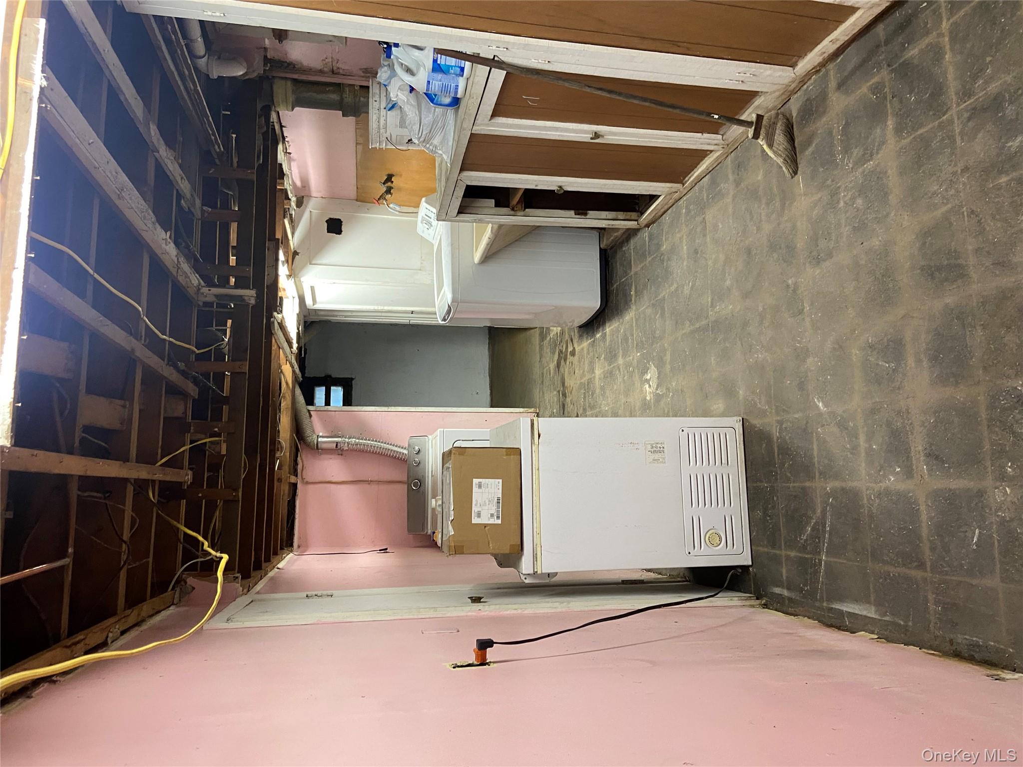 18 Hitchcock Lane, Farmingdale, NY 11735