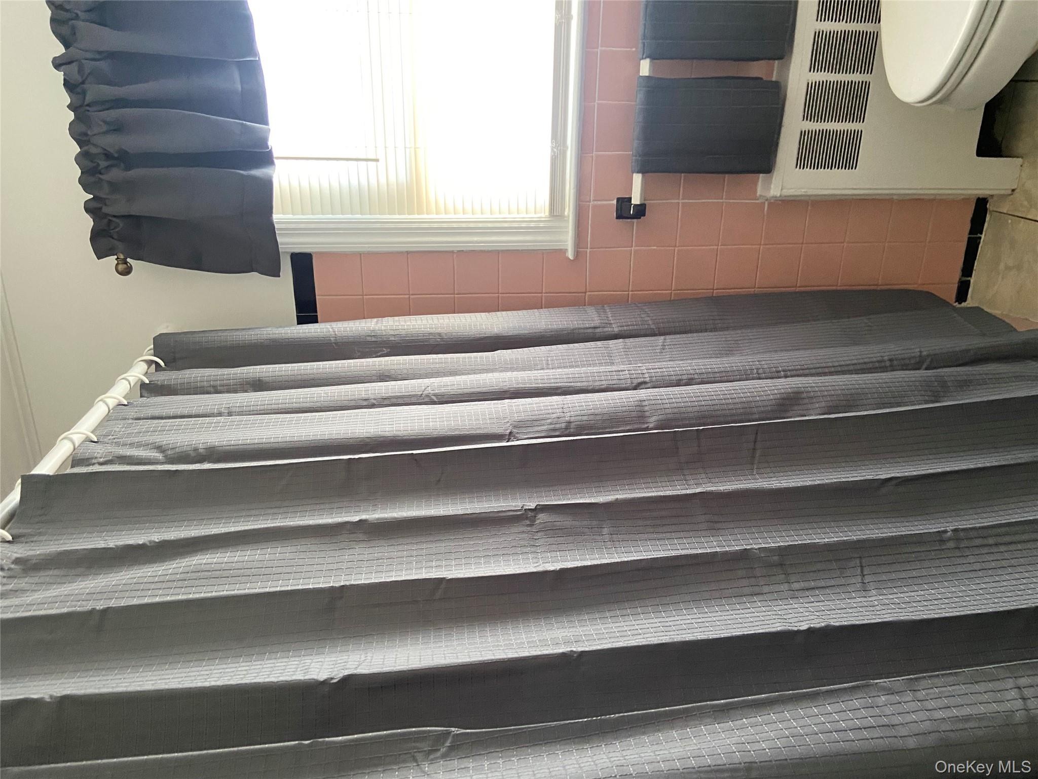 18 Hitchcock Lane, Farmingdale, NY 11735