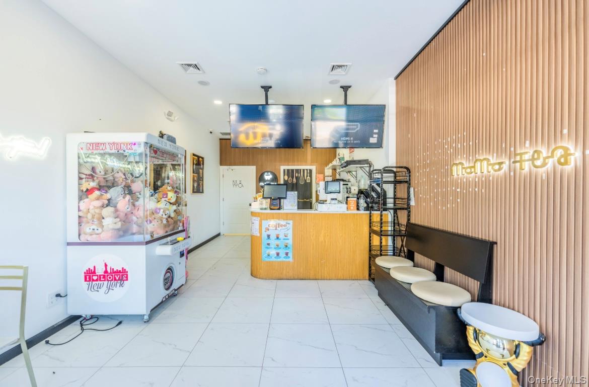 28-82 Merrick Rd, Bellmore, NY 11710