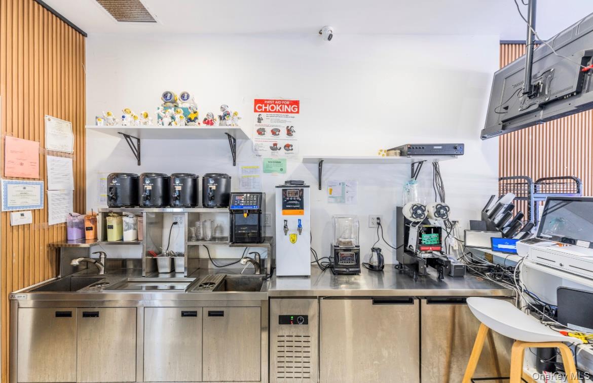 28-82 Merrick Rd, Bellmore, NY 11710