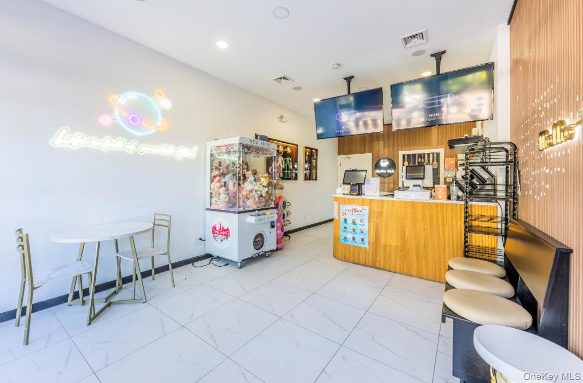 28-82 Merrick Rd, Bellmore, NY 11710