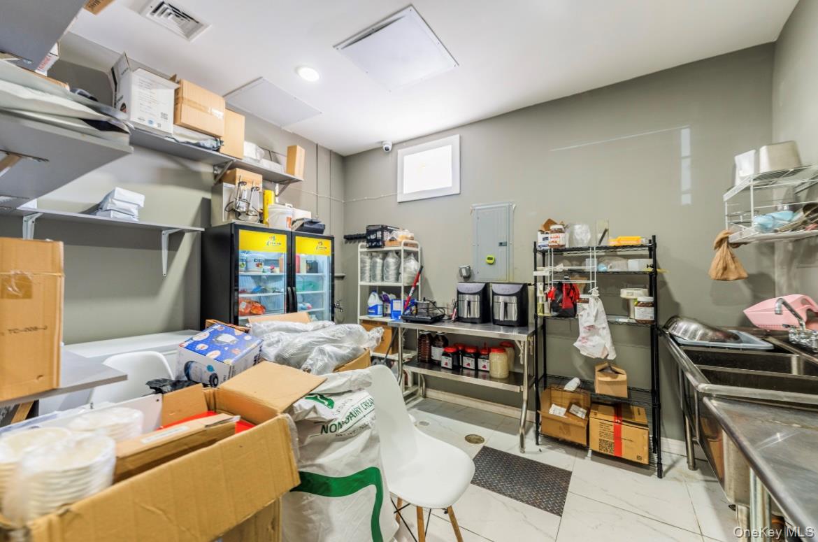 28-82 Merrick Rd, Bellmore, NY 11710