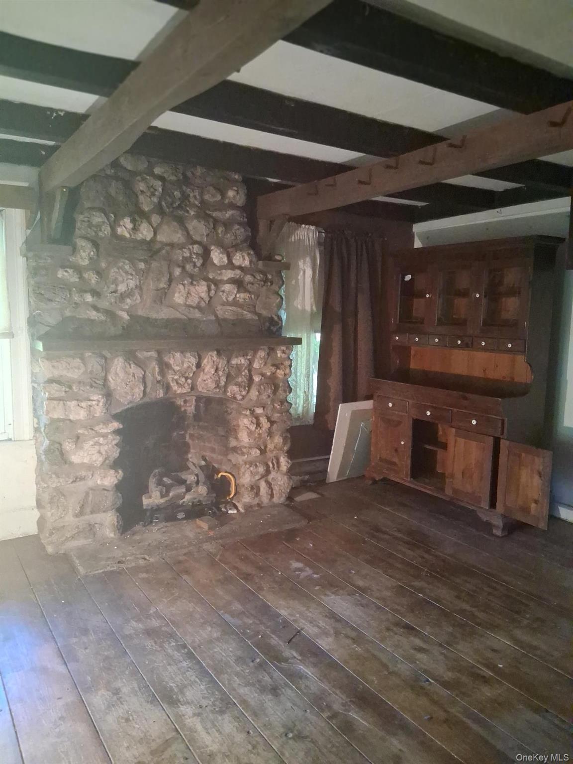 84 North Road, Red Hook, NY 12571