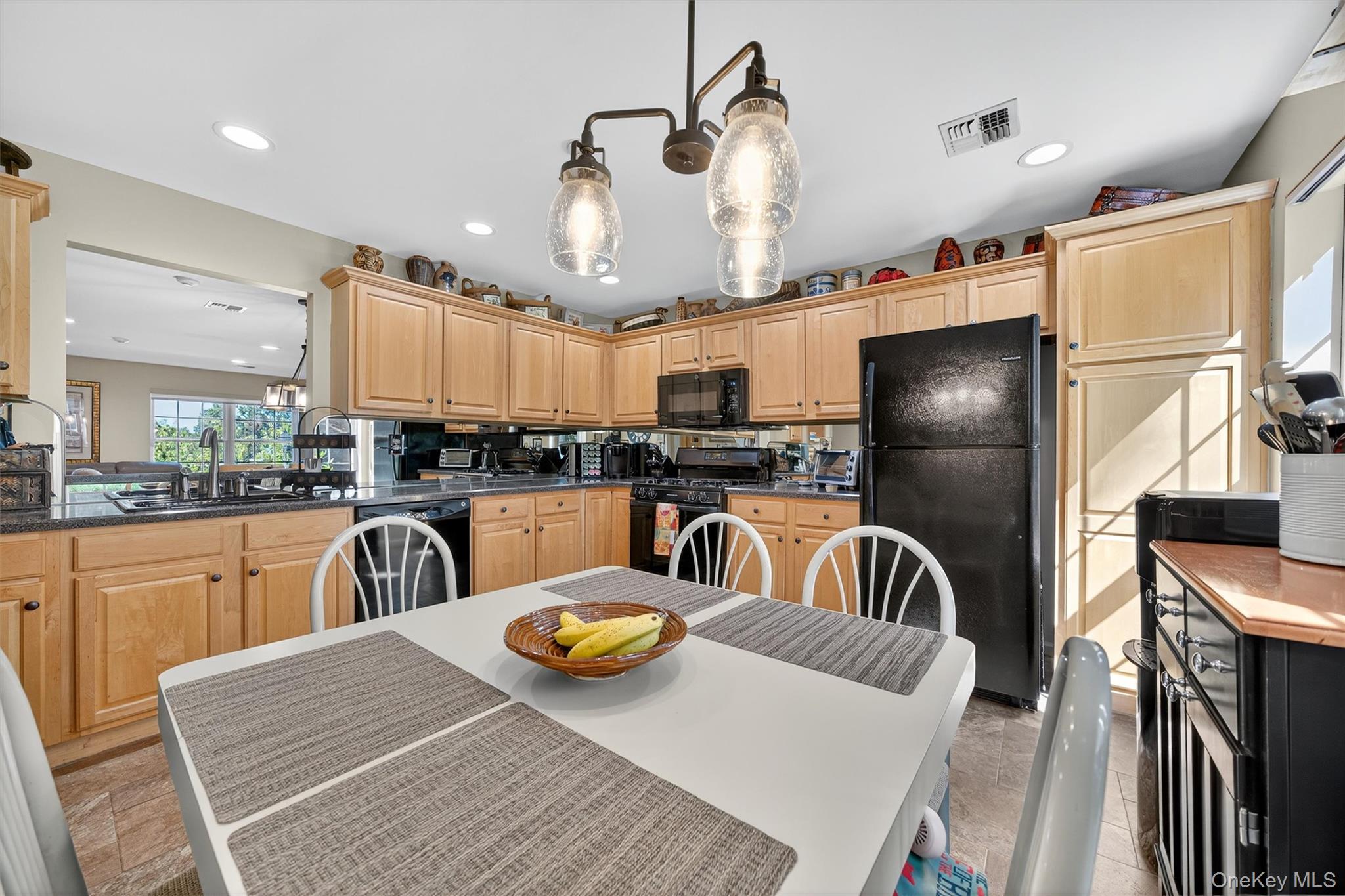 67 Jamie Court, Suffern, NY 10901