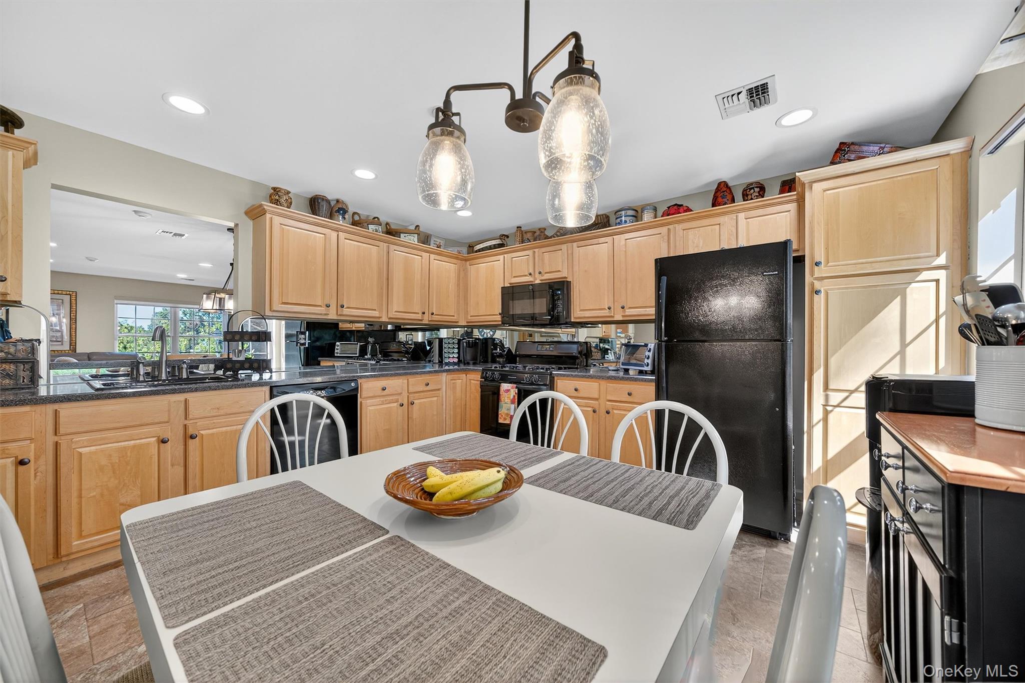 67 Jamie Court, Suffern, NY 10901