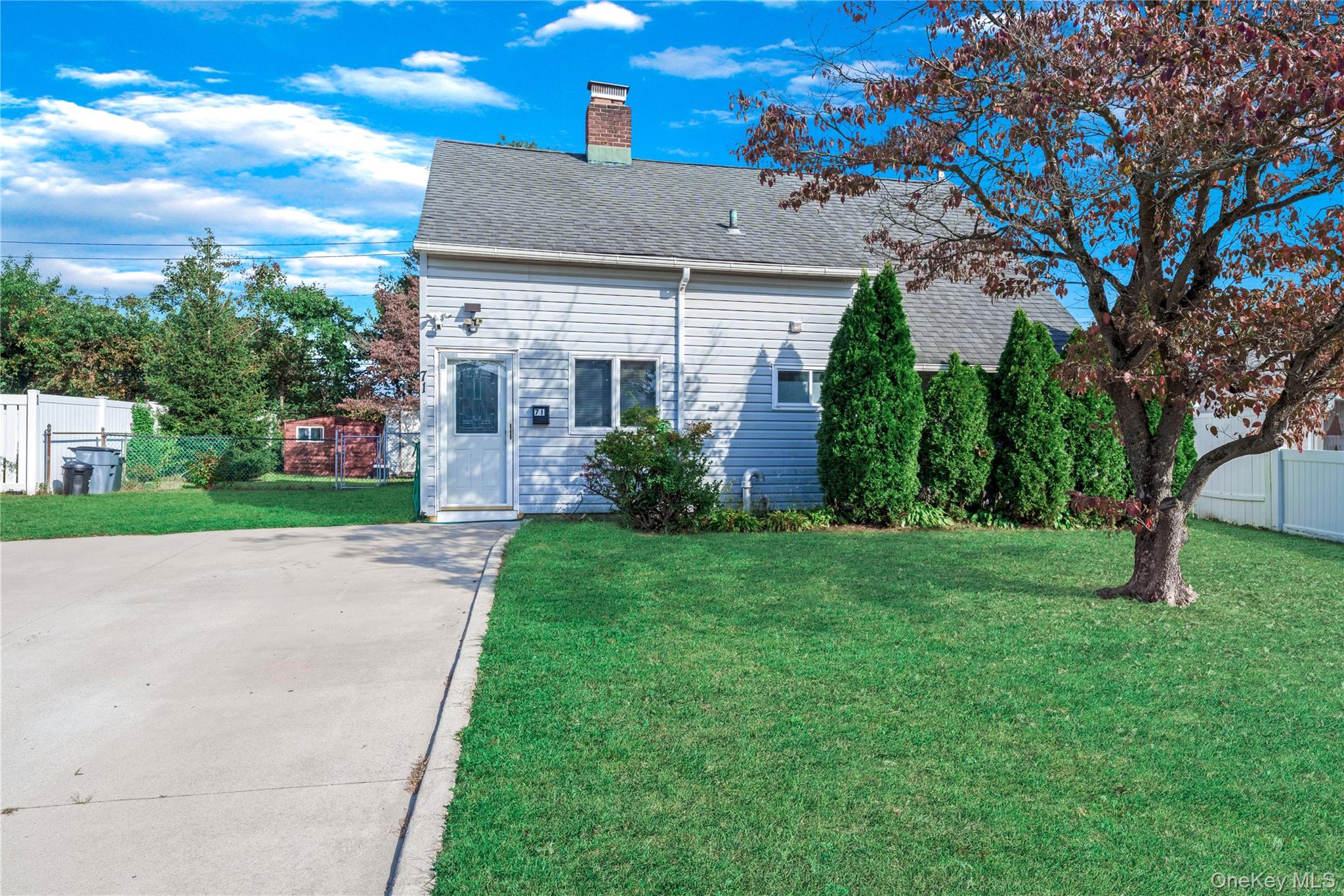 71 Chimney Lane, Levittown, NY 11756
