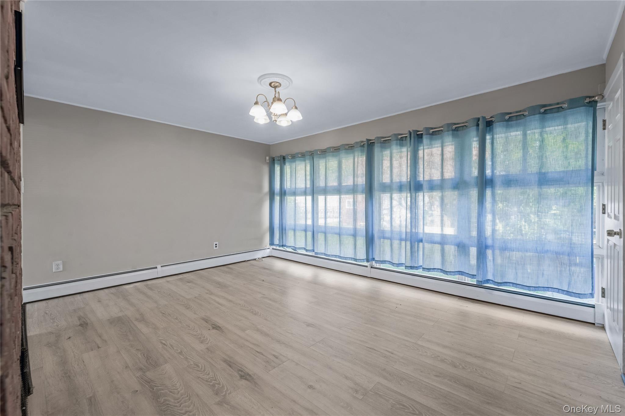 71 Chimney Lane, Levittown, NY 11756