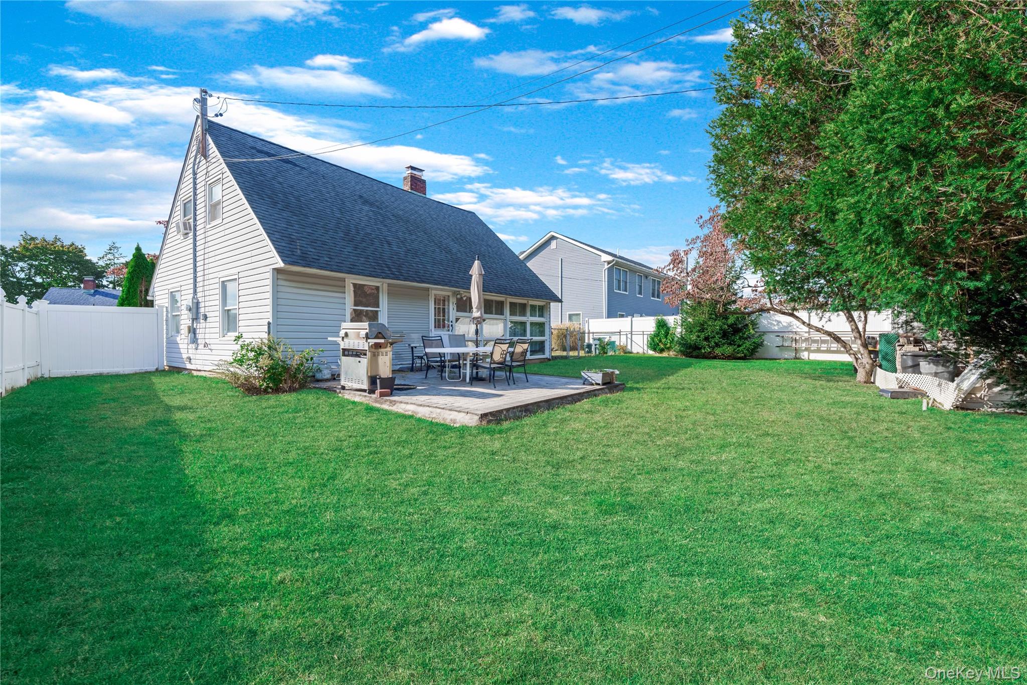 71 Chimney Lane, Levittown, NY 11756