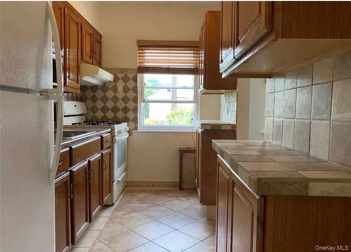 15016 26th Avenue, Flushing, NY 11354