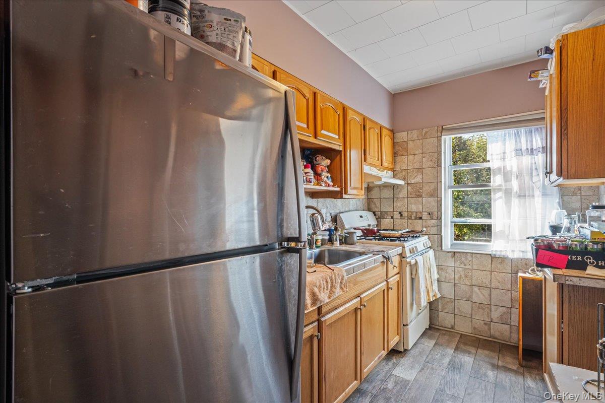 15016 26th Avenue, Flushing, NY 11354