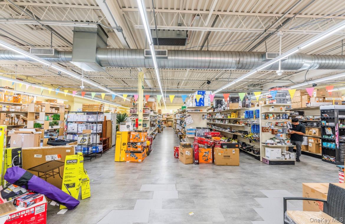 555 Greenwich Street, Hempstead, NY 11550