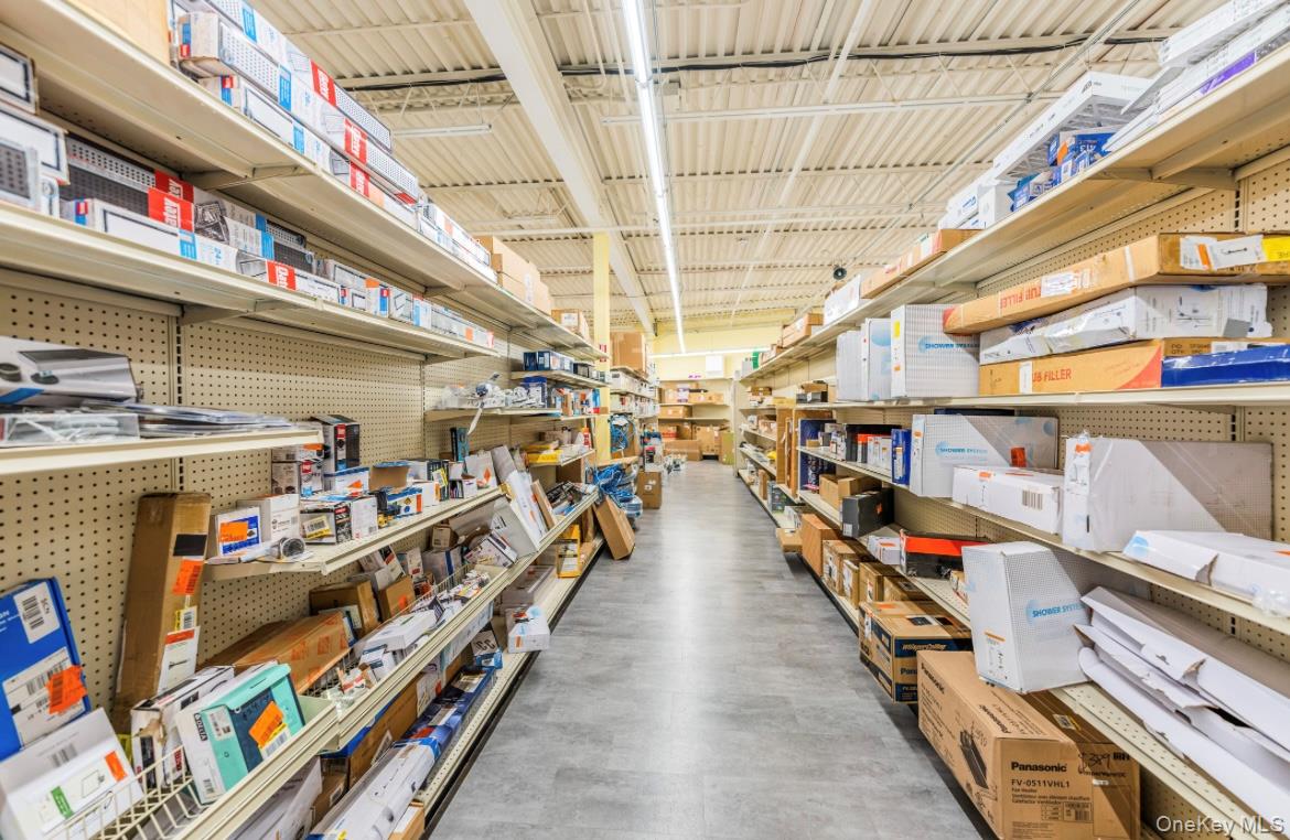 555 Greenwich Street, Hempstead, NY 11550