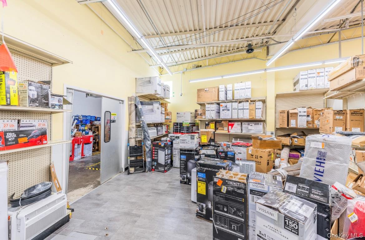 555 Greenwich Street, Hempstead, NY 11550