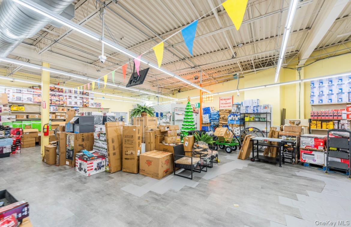 555 Greenwich Street, Hempstead, NY 11550