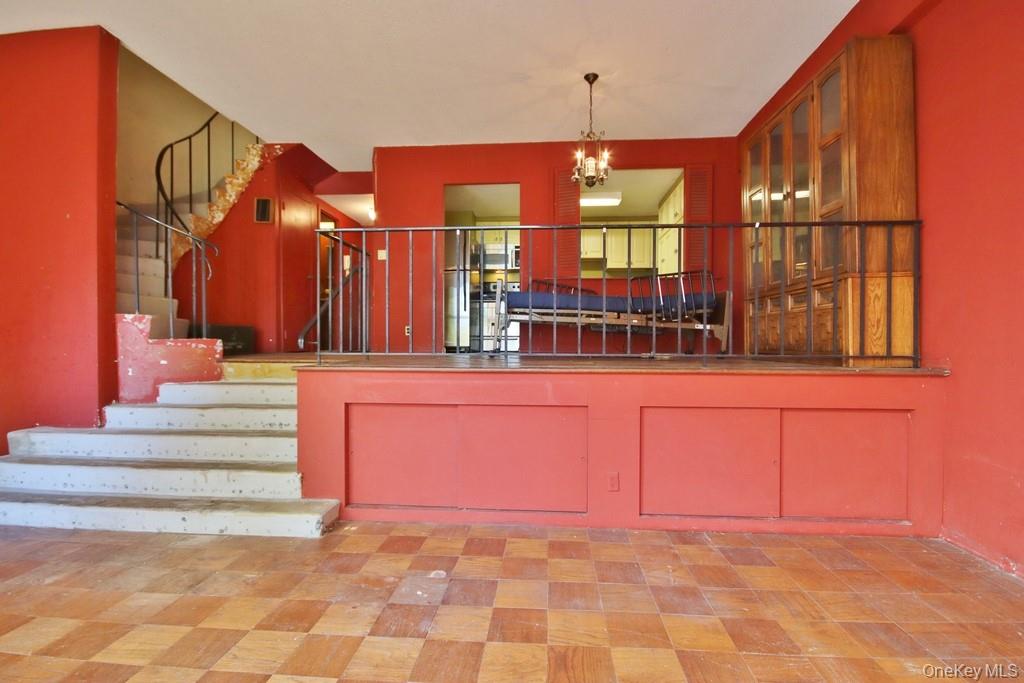 15 Stewart Place # 1R, White Plains, NY 10603