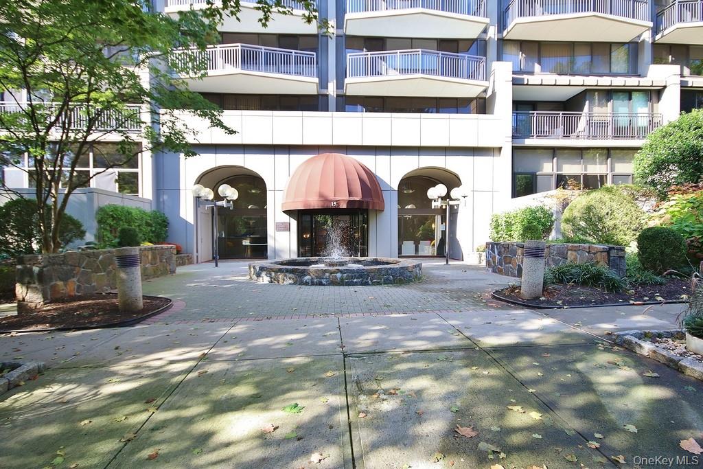 15 Stewart Place # 1R, White Plains, NY 10603