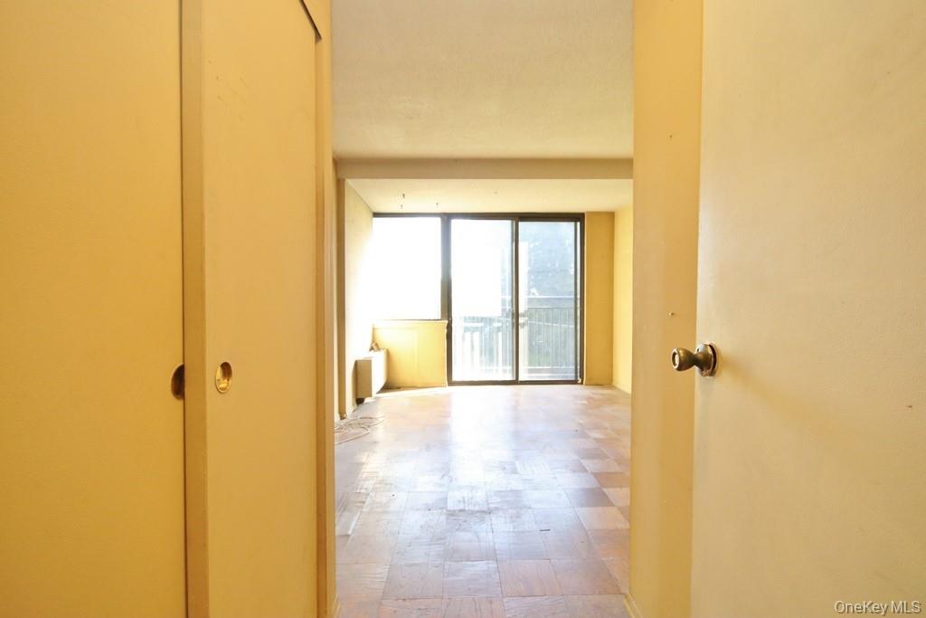 15 Stewart Place # 1R, White Plains, NY 10603