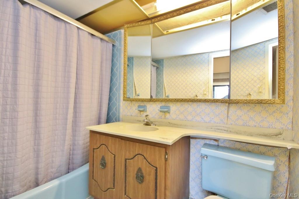 15 Stewart Place # 1R, White Plains, NY 10603