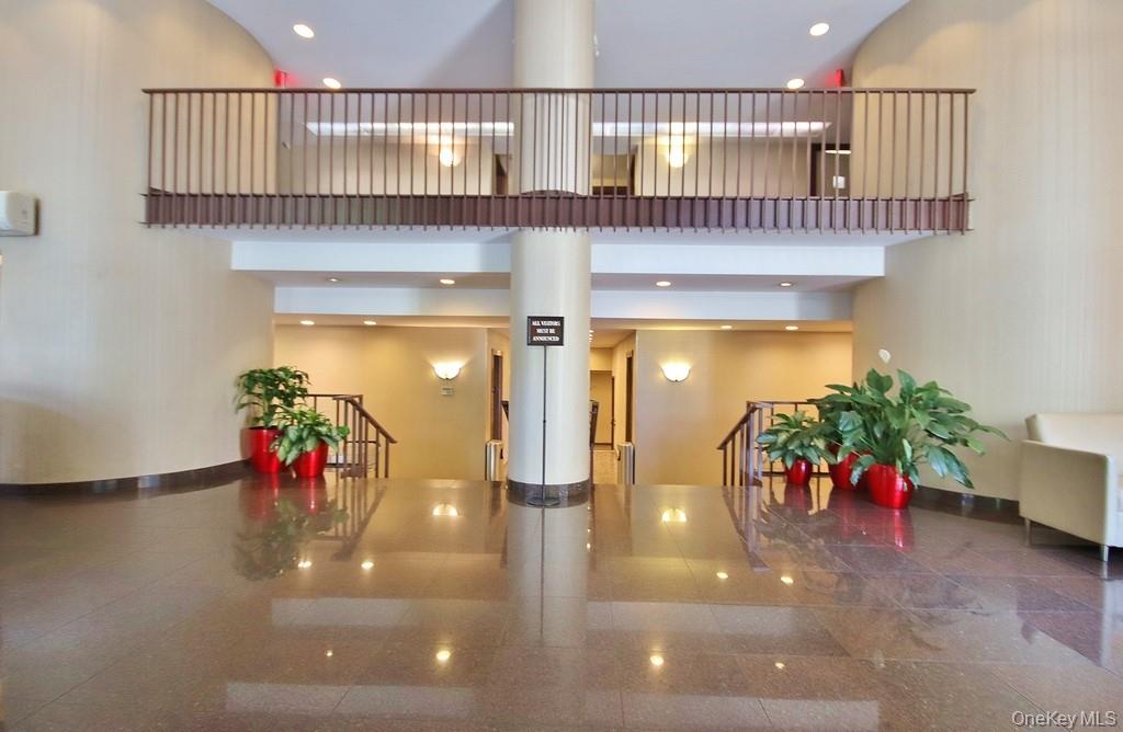 15 Stewart Place # 1R, White Plains, NY 10603