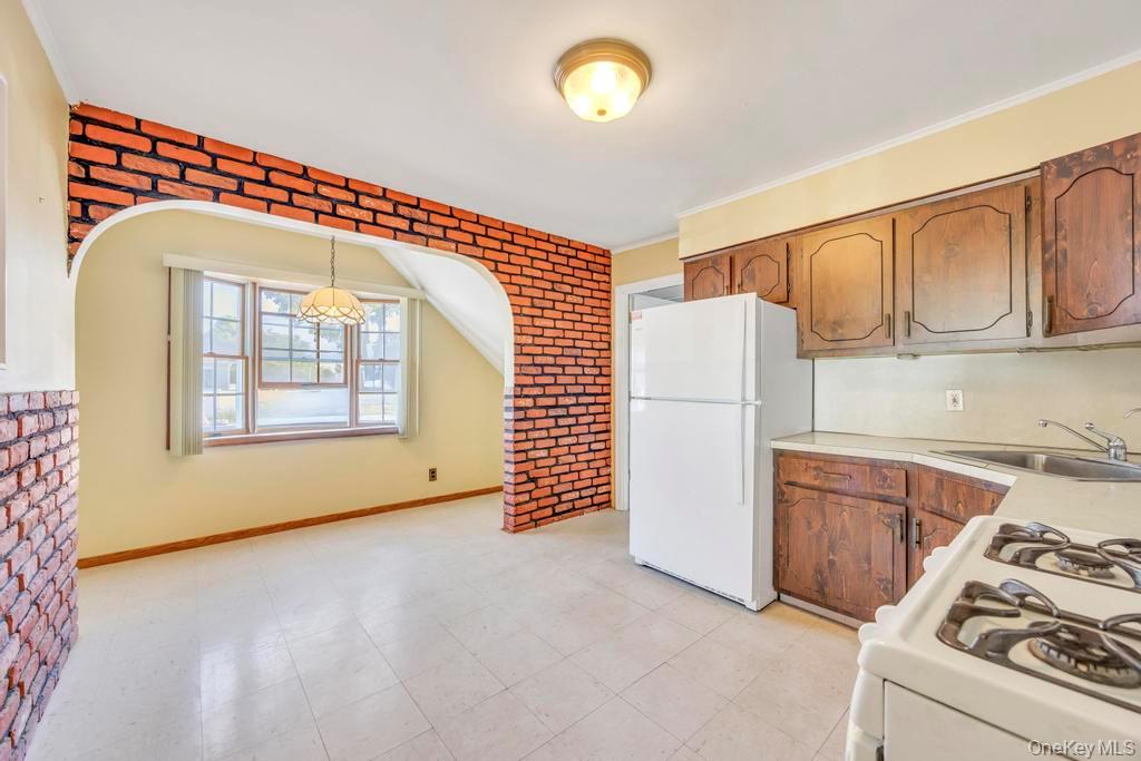 436 18th Street, West Babylon, NY 11704