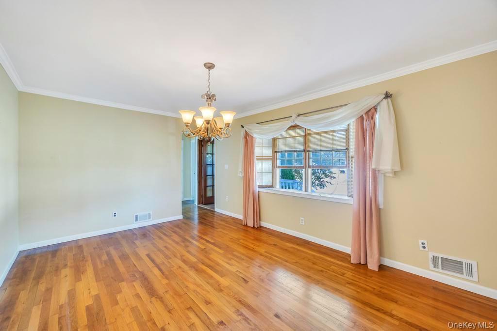 436 18th Street, West Babylon, NY 11704