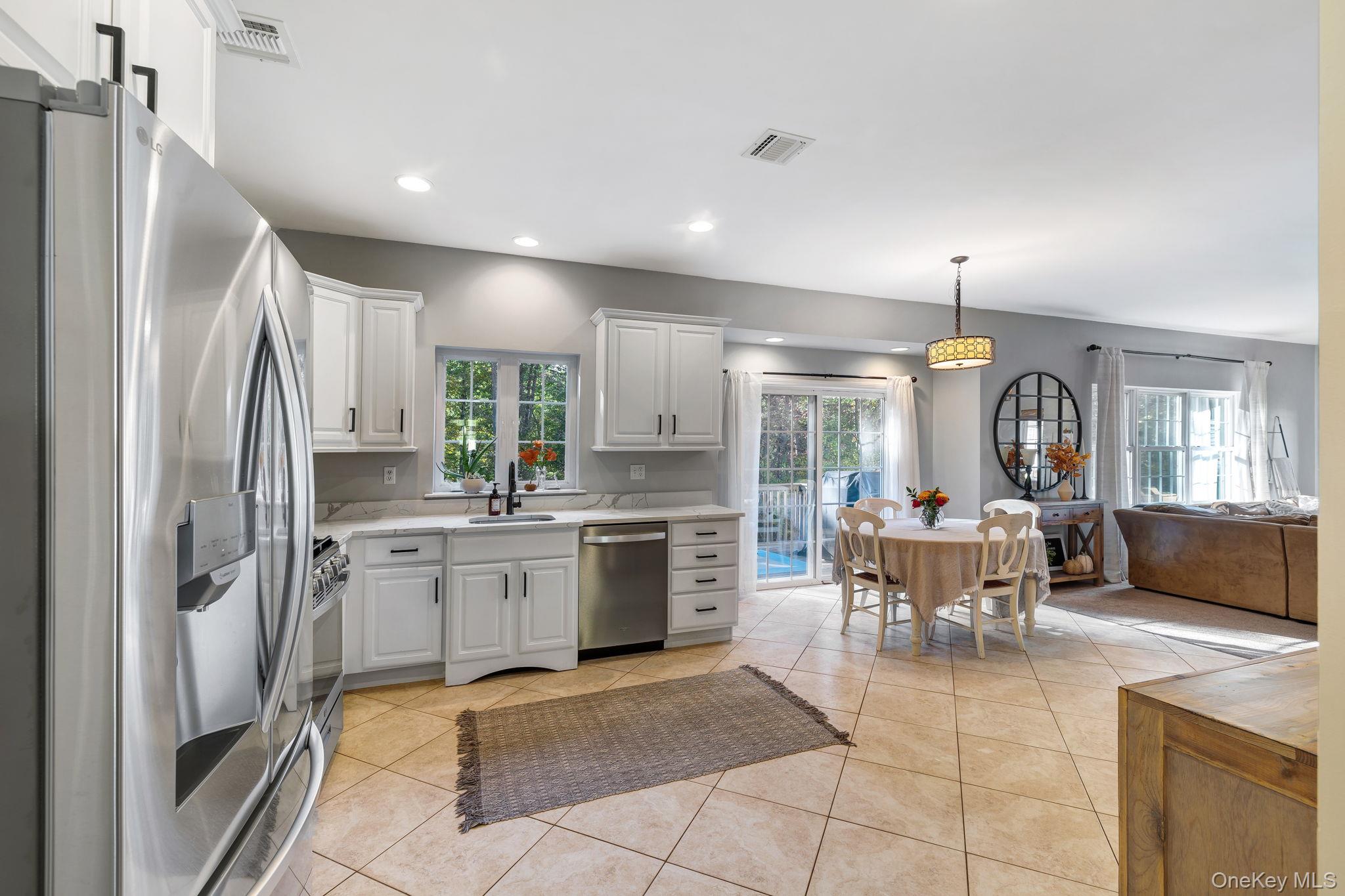 58 Red Maple Way, New Windsor, NY 12553