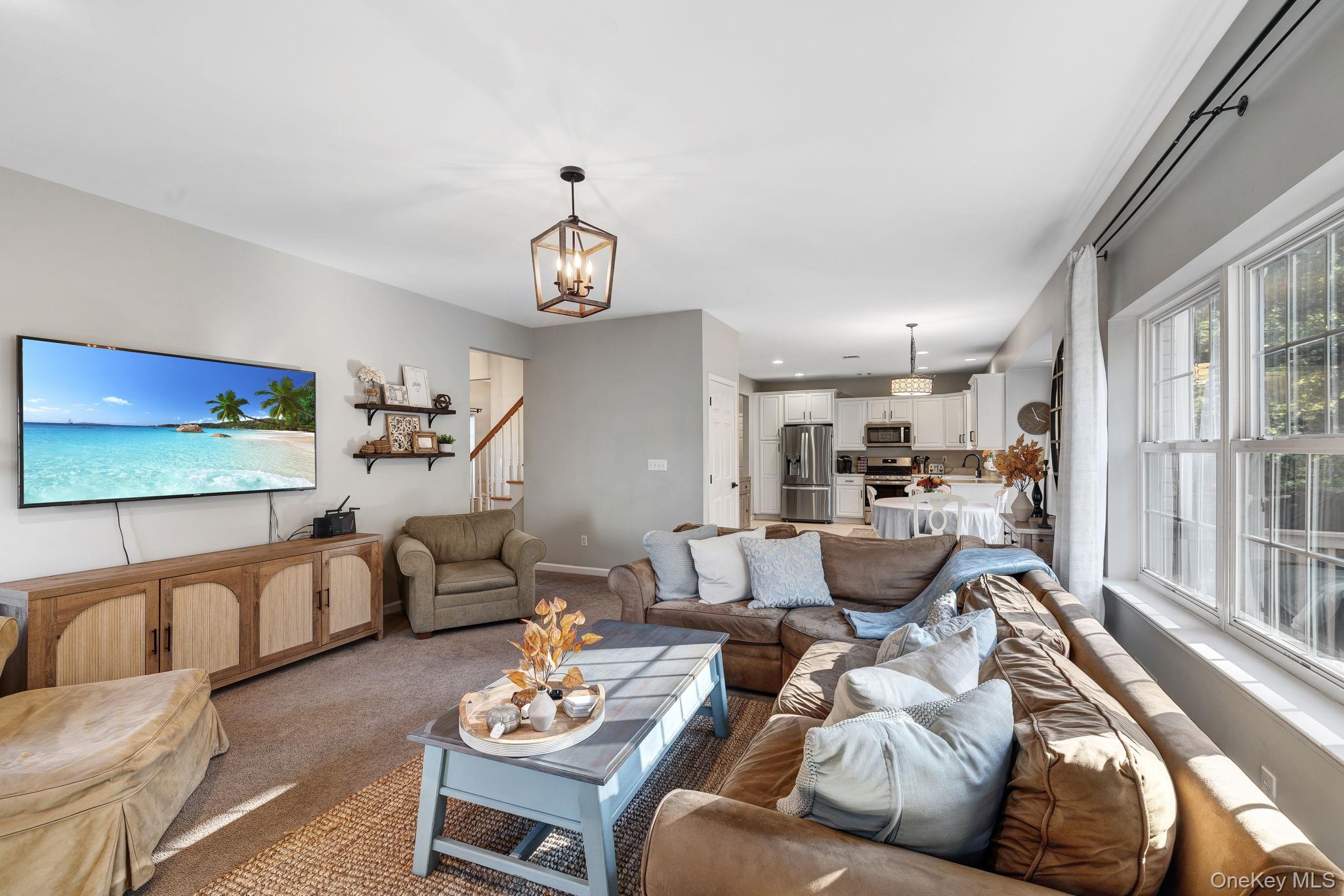 58 Red Maple Way, New Windsor, NY 12553