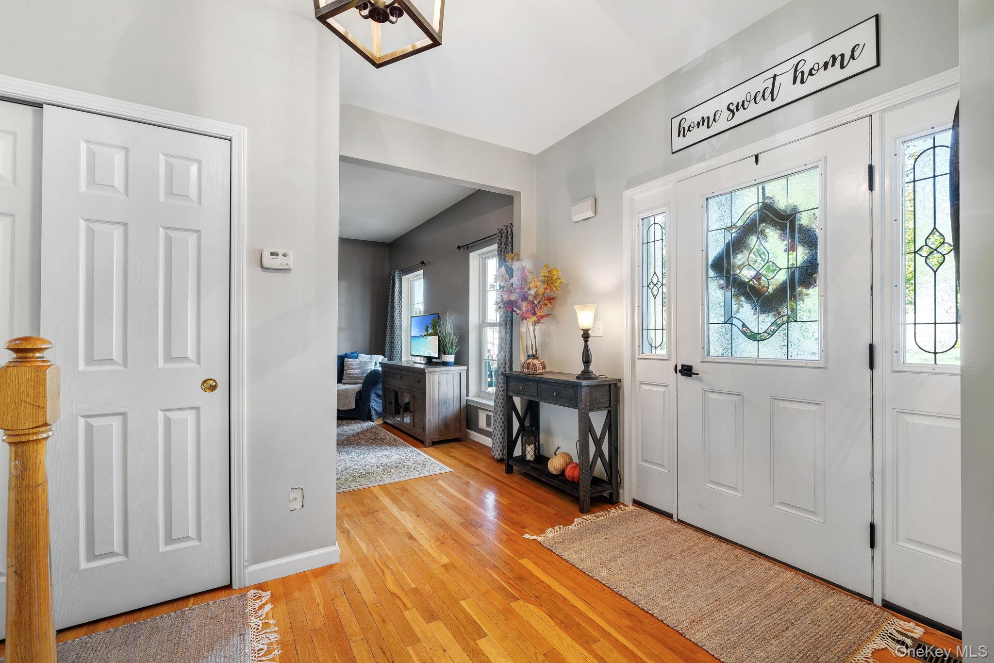 58 Red Maple Way, New Windsor, NY 12553